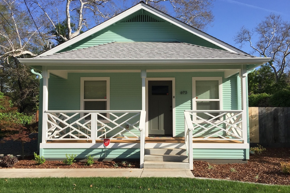 Renovated & Charming Chico House w/ EV Charger