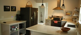 Renovated & Charming Chico House w/ EV Charger