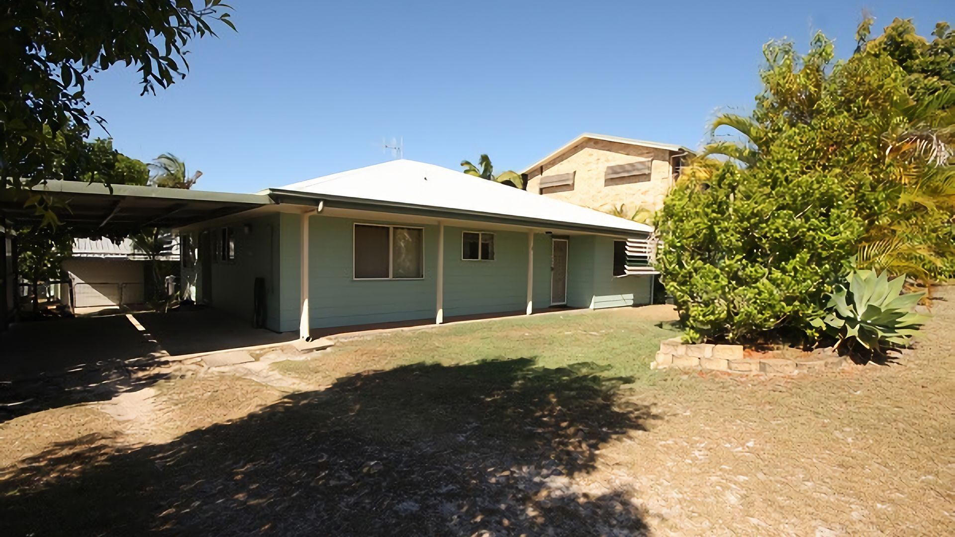 Low set family budget holiday home