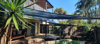 43 Double Island Drive - To-plan sommerhus med swimmingpool. Beliggende tæt på strand og CBD