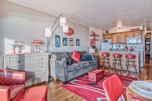 Televisión y oficina 