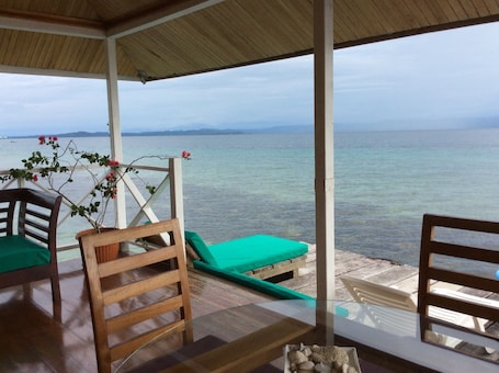Outdoor dining. Bocas Villas - Private Acqua Villas