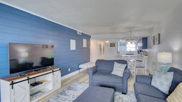 TV, lettore DVD, libri