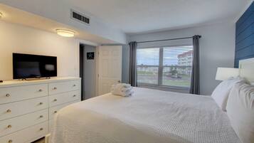 2 quartos, ferros/tábuas de passar roupa, Wi-Fi de cortesia