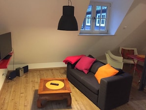 Smart TV, books, stereo - Top! Lovingly furnished apartment in Hamburg, Apartment AIr 1. OG (Hamburg)