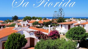 A coastal town with white buildings and red roofs, labeled "Sa Florida". - Holiday home on the sea in Sardinia - satellite TV, washing machine and sea view (Valledoria)