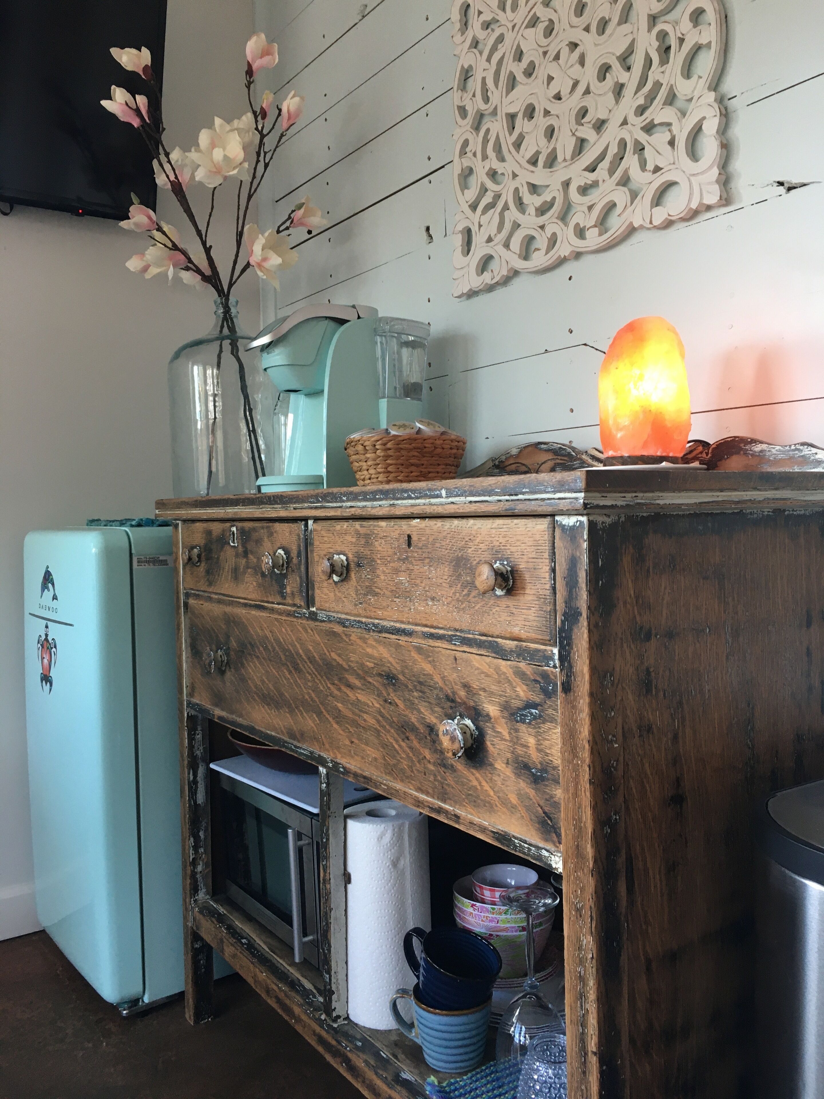 Truly unique, one-of-kind, Artsy & Luxurious! Lake Travis retreat for two!