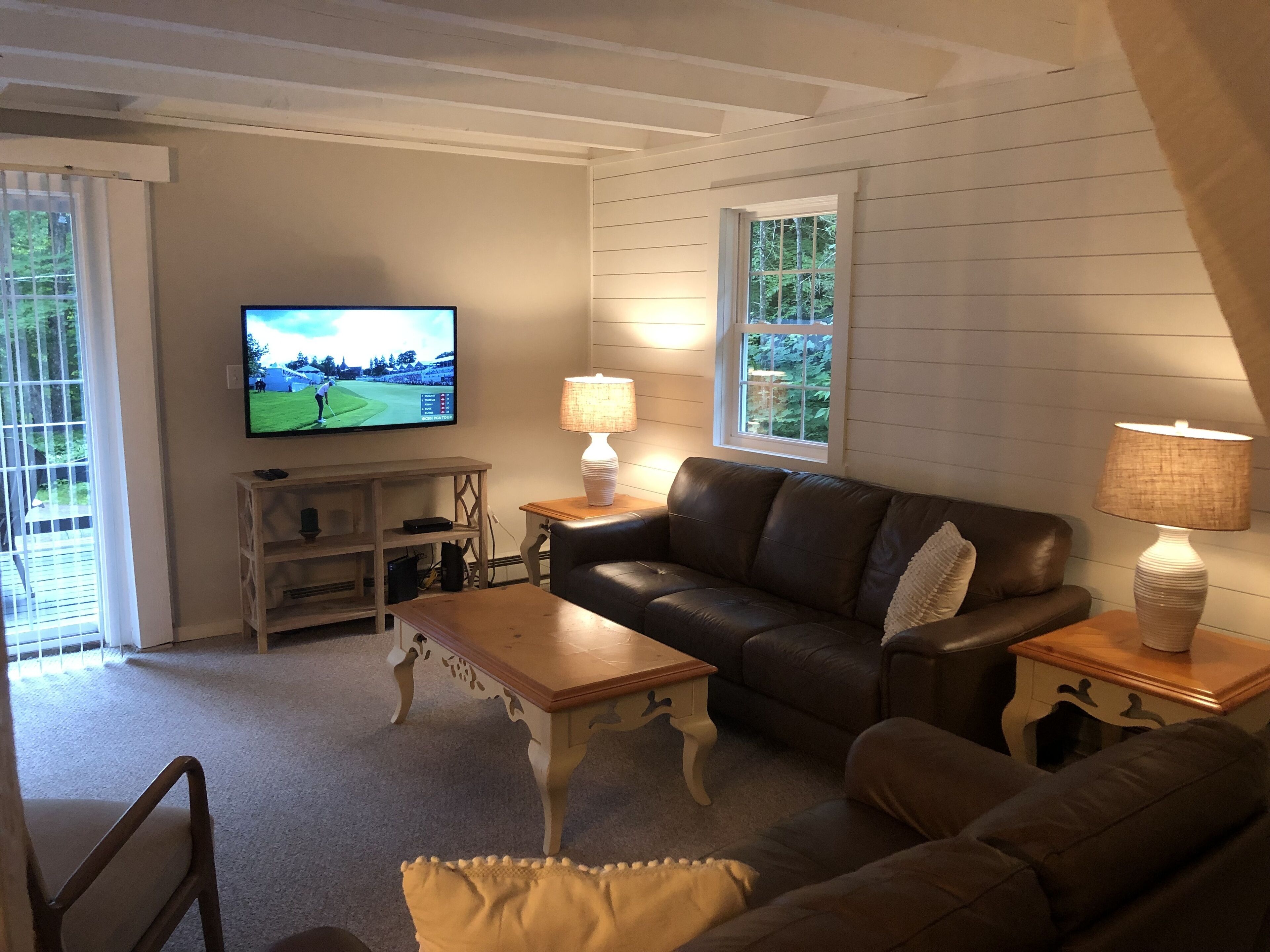 Beautiful Home in Bolton Landing. Short walk to town & beach!