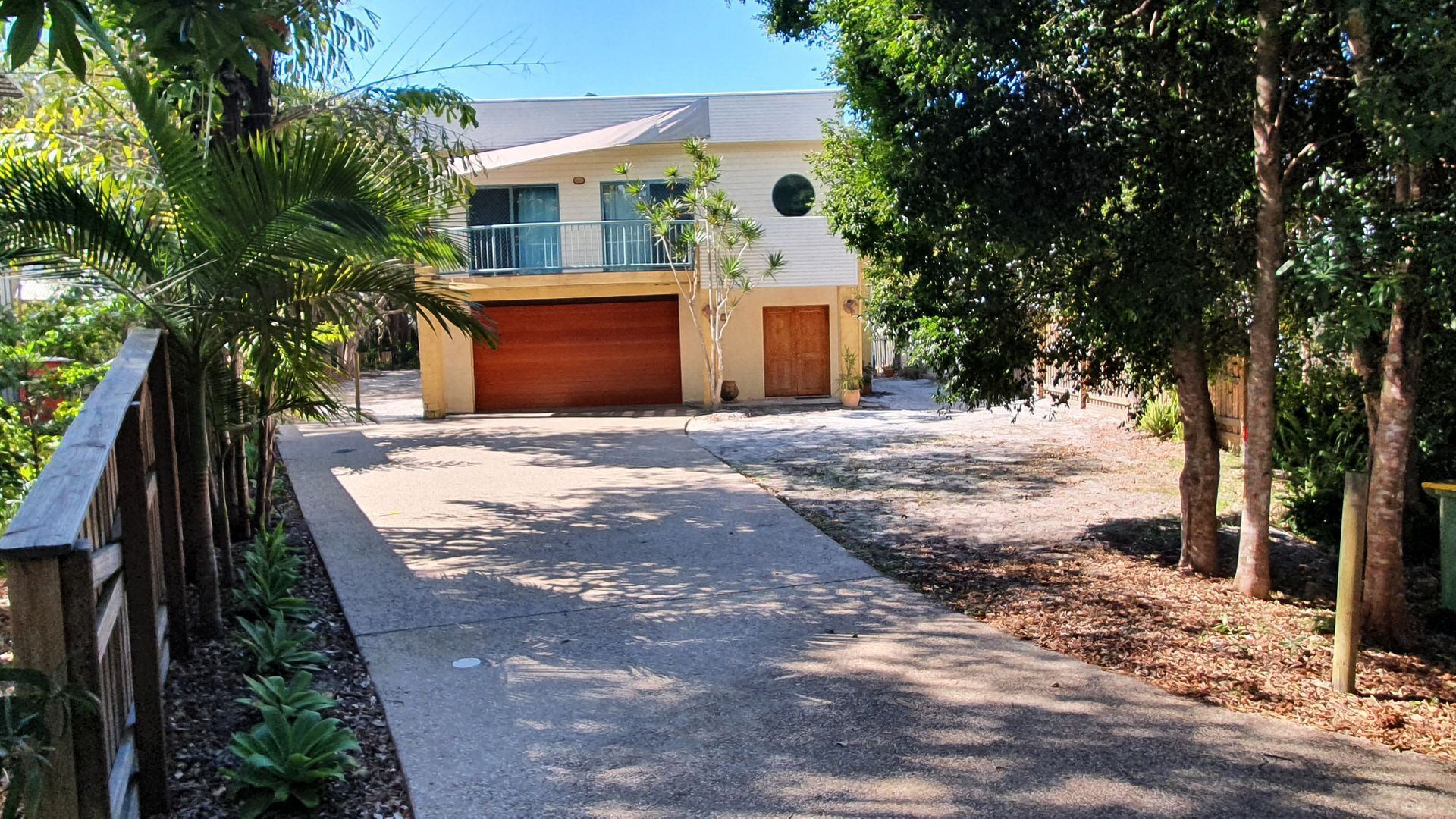 Family home with a pool, only minutes to the ocean