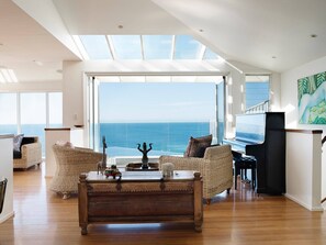 TV, stereo - Beached on Bungan - Luxury Home with endless ocean views (Newport)