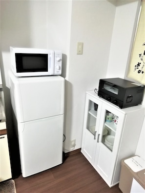 Two-Bedroom Apartment | Private kitchenette - Apartment near Tram in Okayama (Okayama)