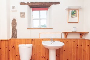 Hair dryer, towels - The Linhaye, a cottage in the countryside (Saint Kew)