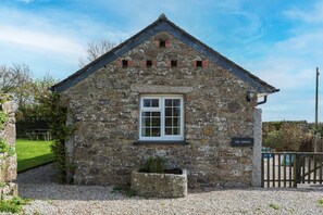 Exterior - The Linhaye, a cottage in the countryside (Saint Kew)