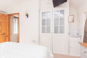 1 chambre, fer et planche Ă repasser, Wi-Fi, literie fournie