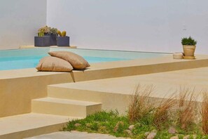 Outdoor pool - Villa Giulia by Xenia Sicily Villas (Mazara del Vallo)