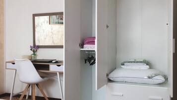 2 bedrooms, WiFi, bed sheets, wheelchair access