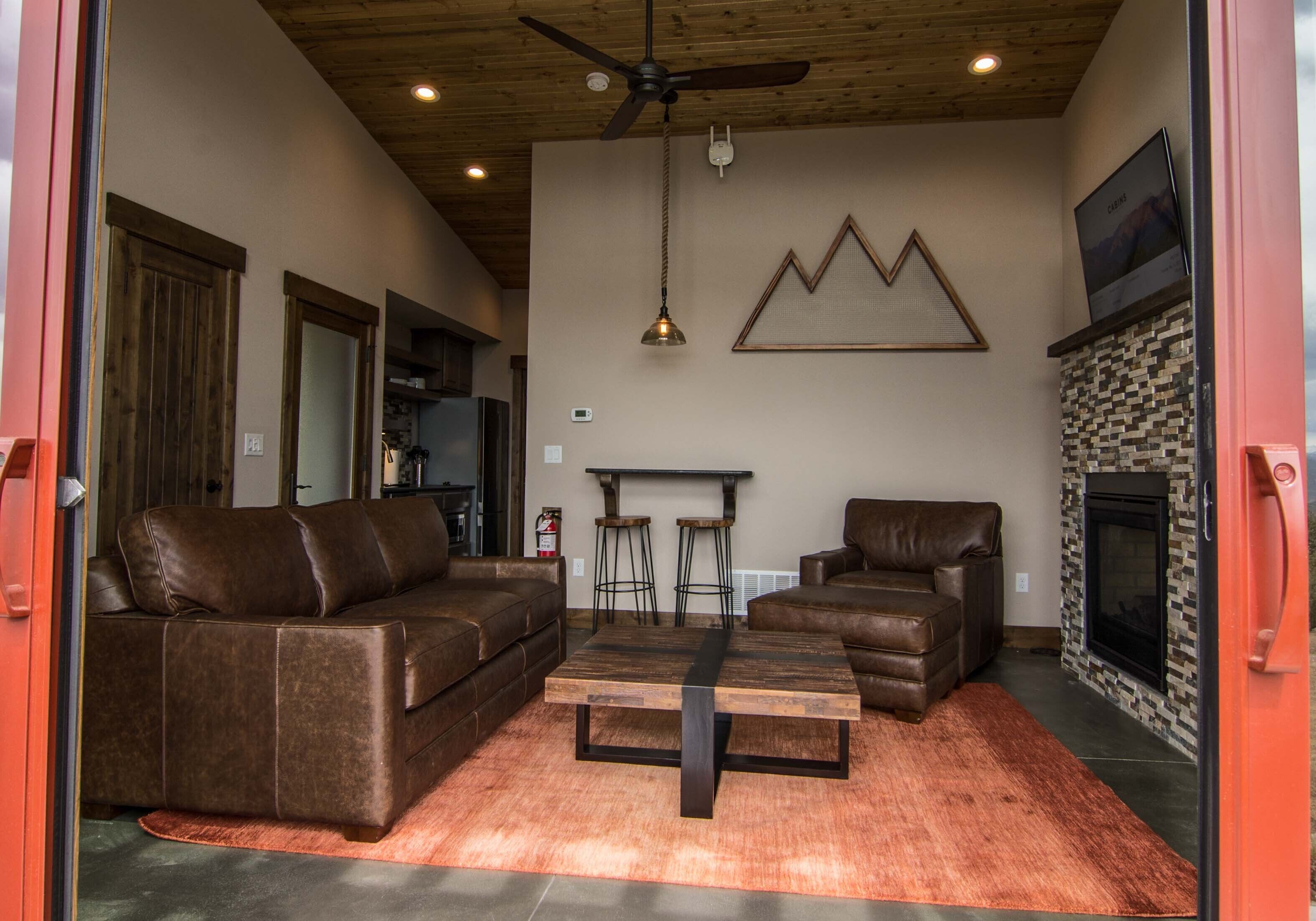 Flat-screen TV, fireplace