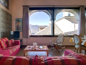 TV, DVD player, stereo - ROMANTIC "BELLAVISTA" APARTMENT - LAKE VIEW, HISTORICAL CENTER (Orta San Giulio)