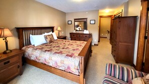 2 makuuhuonetta, silitysrauta/-lauta, internet, vuodevaatteet