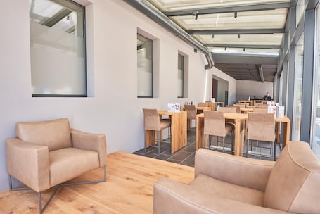 Restaurante. Hotel Artist