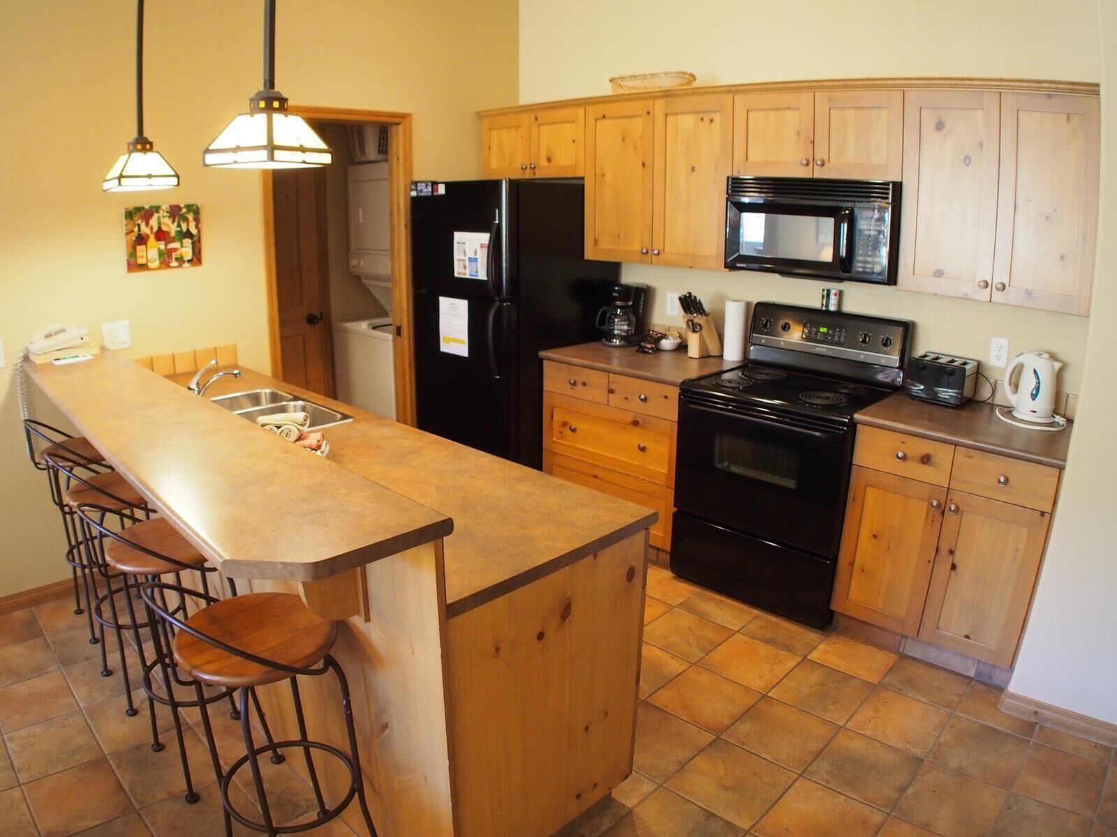 Upper level 2 bedroom condo with courtyard view and easy access to ski runs