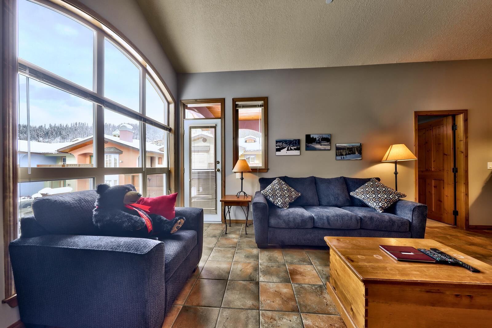 Upper level 2 bedroom condo with courtyard view and easy access to ski runs