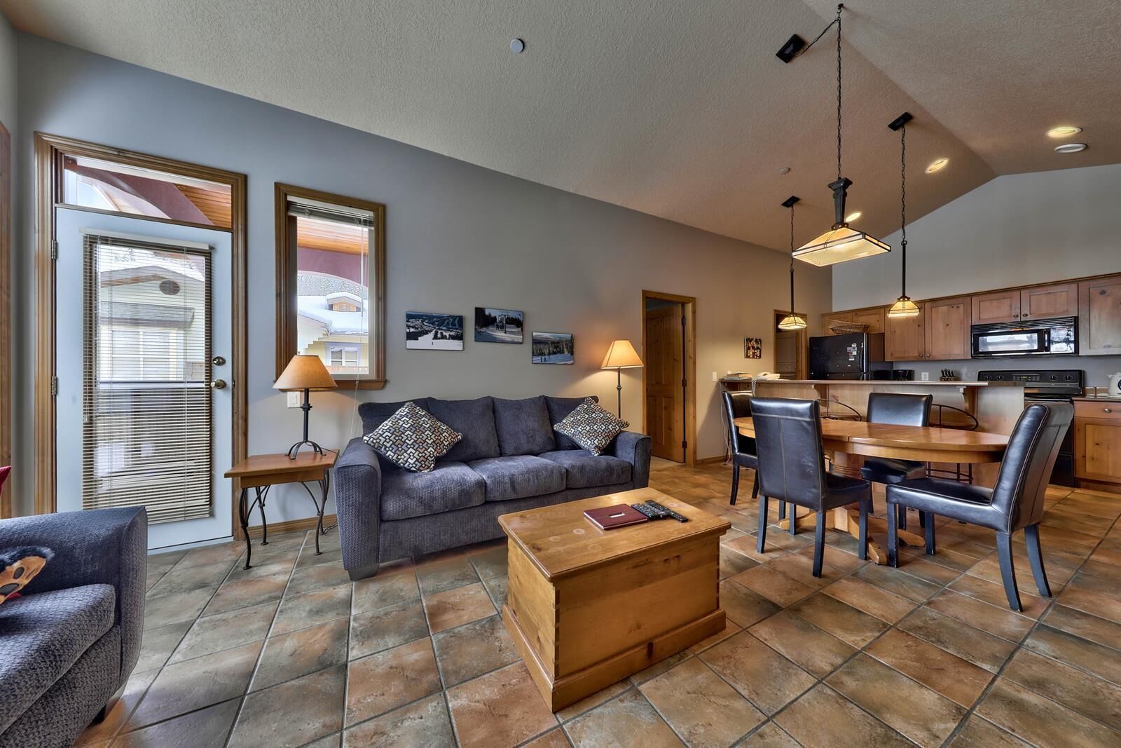 Upper level 2 bedroom condo with courtyard view and easy access to ski runs