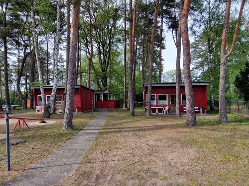  Ruhige, schöne und komfortable Ferienhäuser direkt am Sidowsee in Himmelpfort  