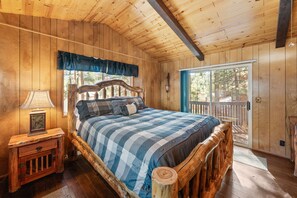 4 bedrooms, free WiFi, bed sheets - Moonridge Manor - Close to Slopes, Hot Tub, Game Room, Pool Table (Big Bear Lake)