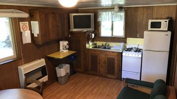 冰箱、微波炉、烤箱、炉灶