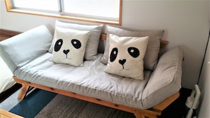 Living room - Panda Stay Okayama (Okayama)