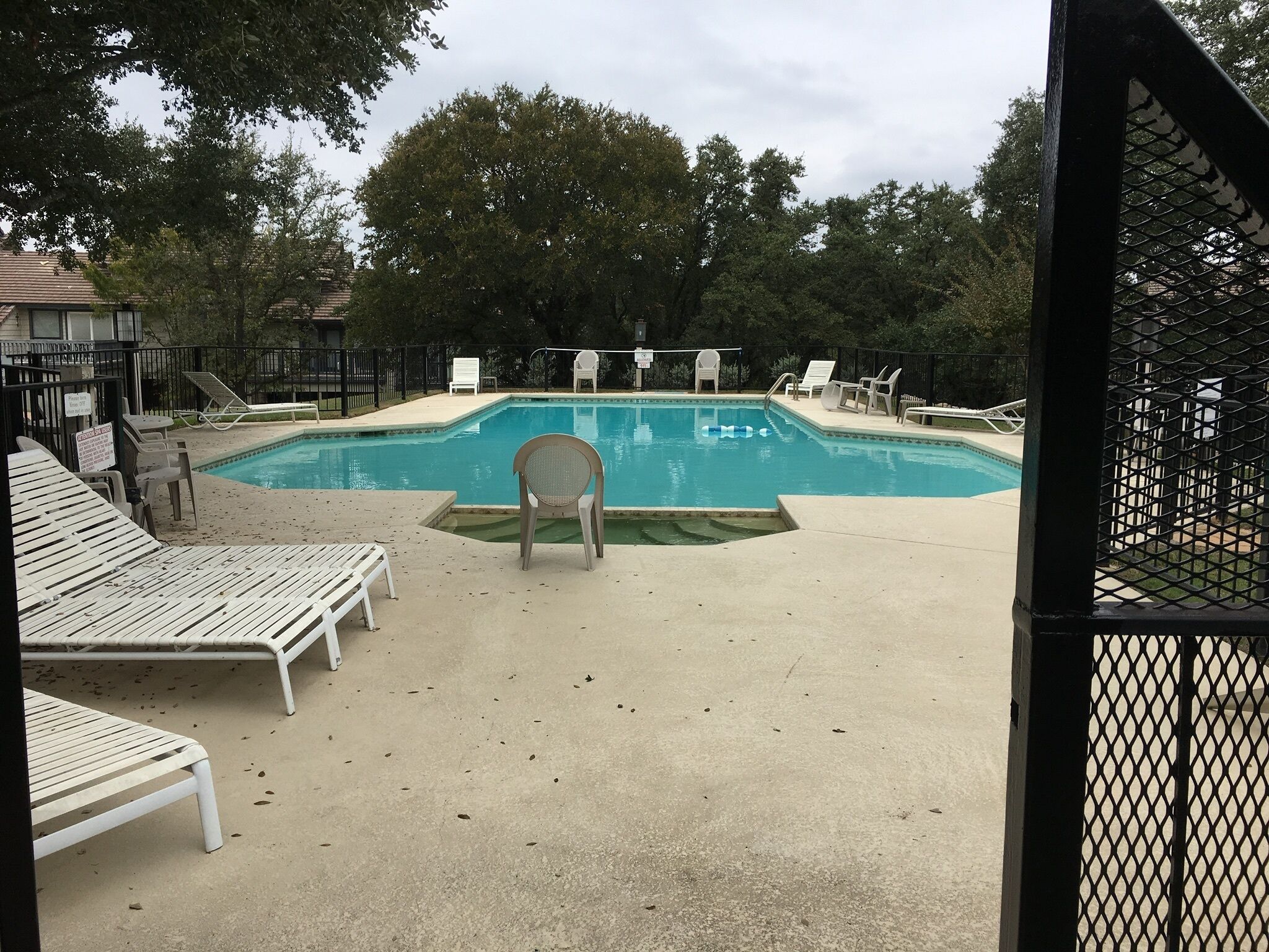 LTR preferred—Cute Hill Country Townhome Fully Furnished— new floors.