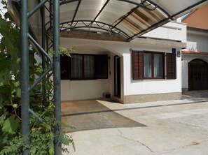 تفاصيل الفندق من الخارج