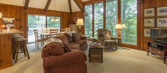 Hermosa casa cerca de las dos principales estaciones de esquí.