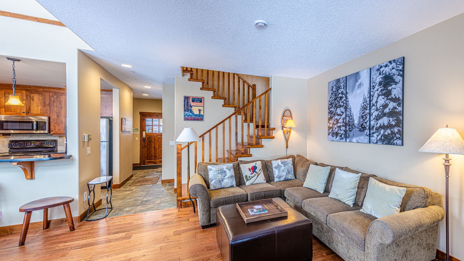 Magnificent Multi Level Townhouse | Ski-in & Ski-out | Private Hot Tub