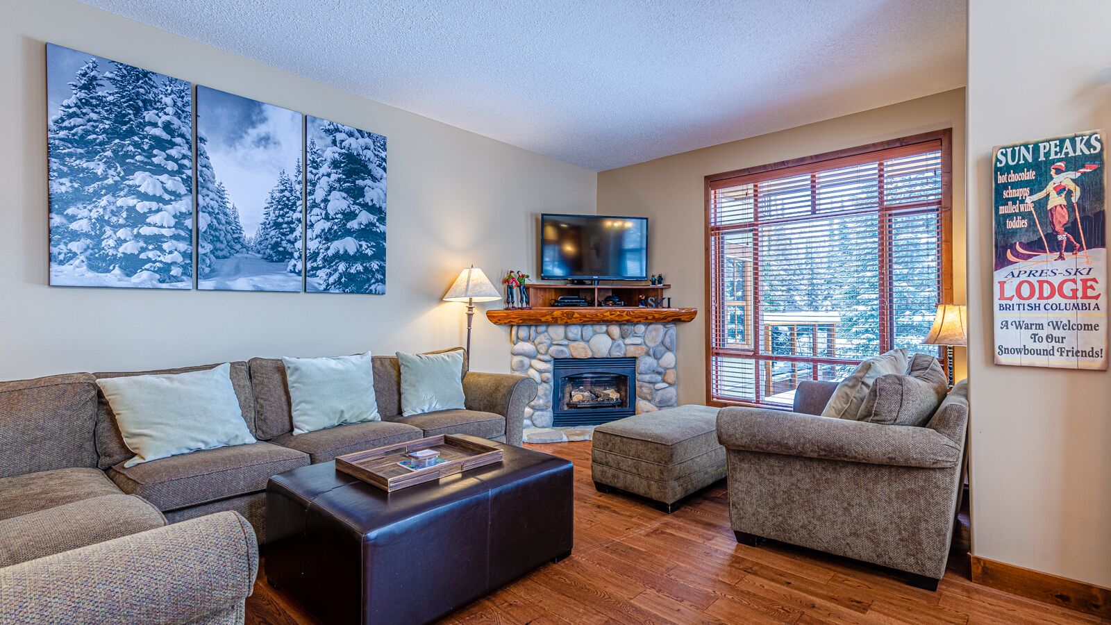 Magnificent Multi Level Townhouse | Ski-in & Ski-out | Private Hot Tub