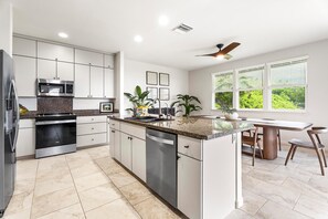 冰箱、微波炉、烤箱、炉灶