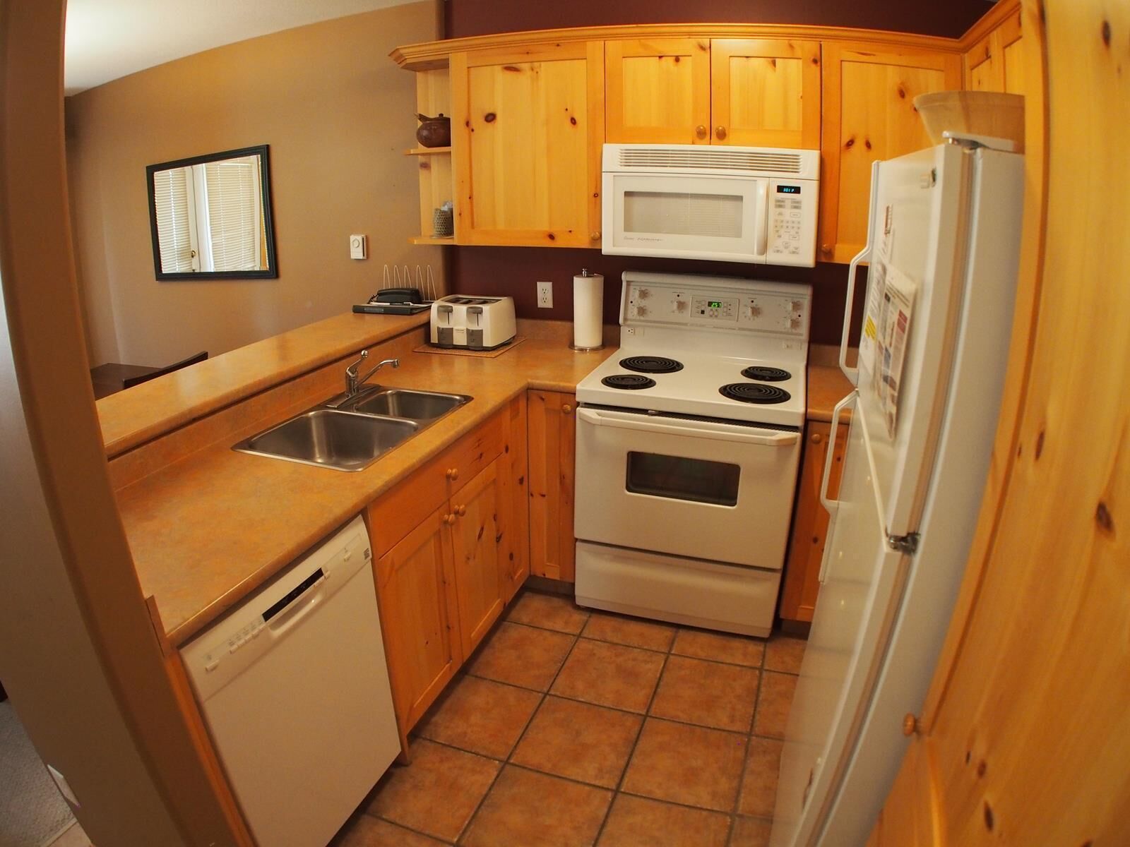 Multi Level Condo Close to Village | Access to Ski-Out Trail | Private Hot Tub | Fireplace