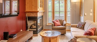 Multi Level Condo Close to Village | Access to Ski-Out Trail | Private Hot Tub | Fireplace