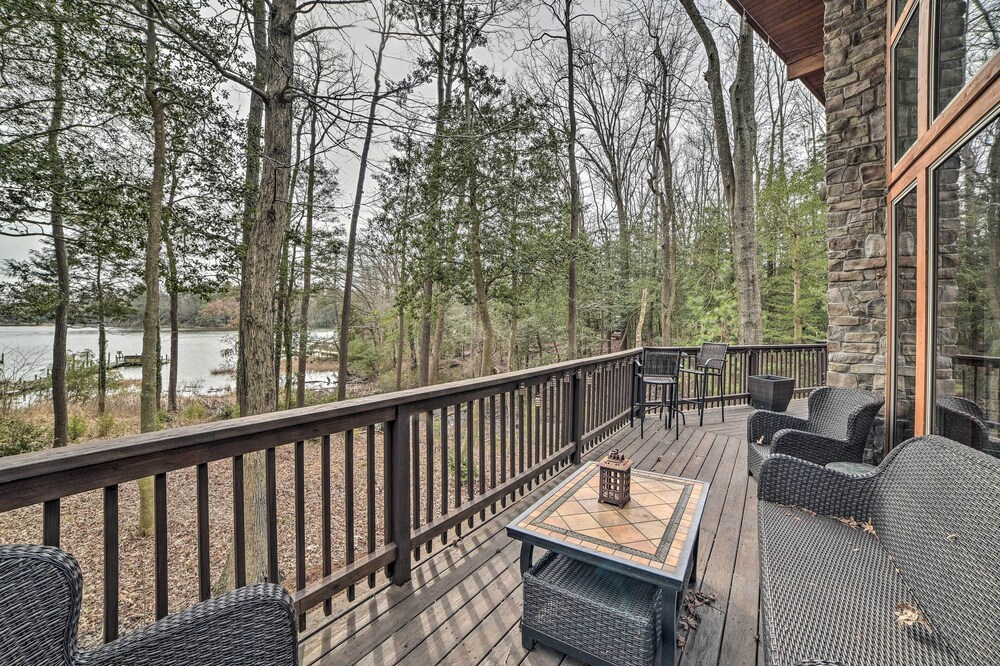 Waterfront Cottage w/ Fishing Dock & Fireplace!
