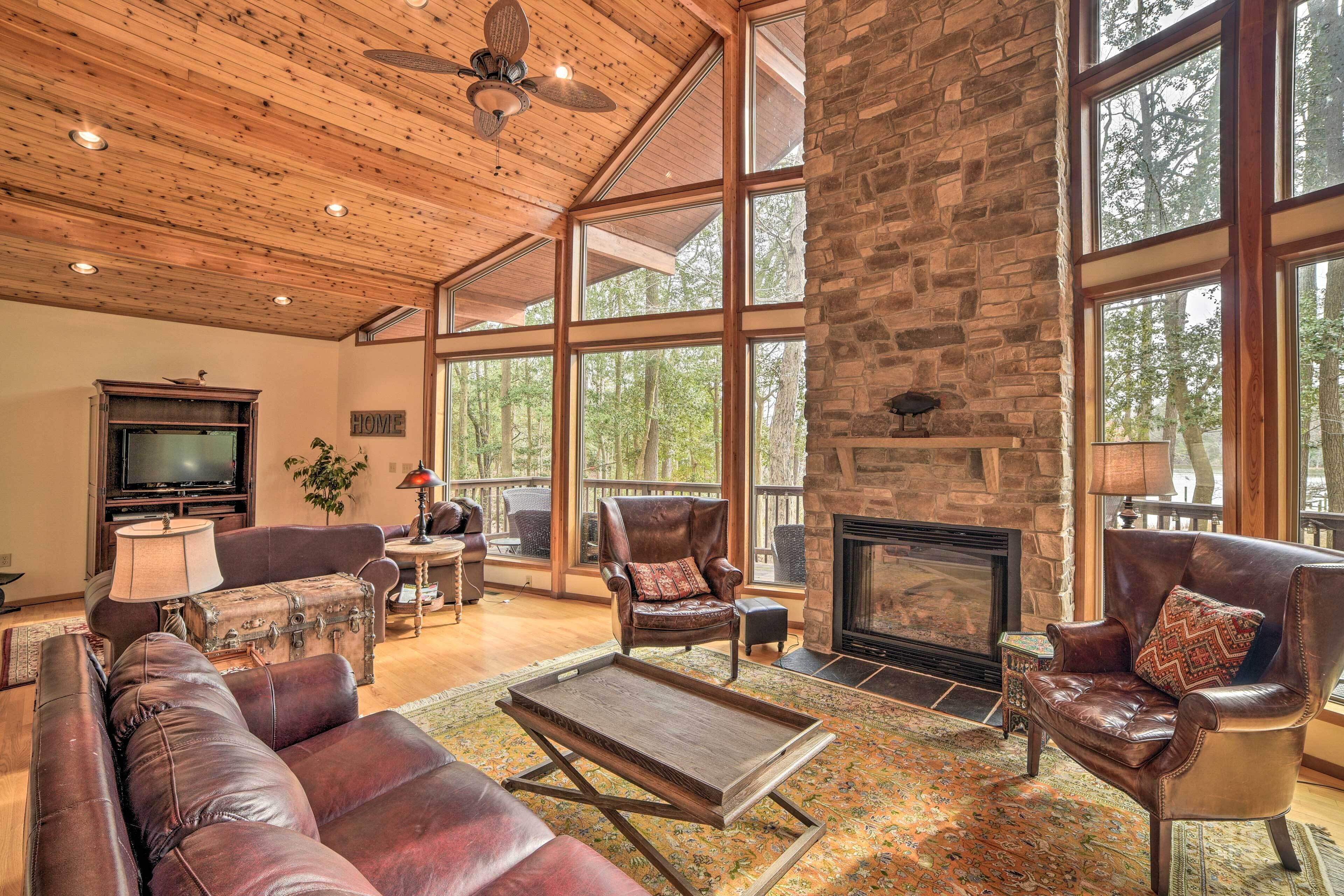 Waterfront Cottage w/ Fishing Dock & Fireplace!