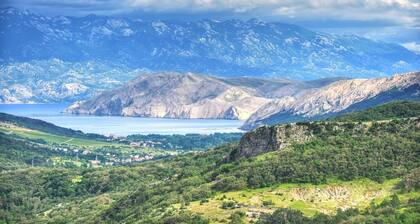 Apartment in Njivice with Seaview, Balcony, Air condition, WIFI (4687-1)