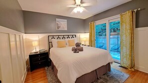 4 bedrooms, desk, free WiFi, bed sheets