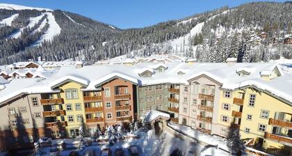 Studio bedroom apartment in village centre, ski in/out