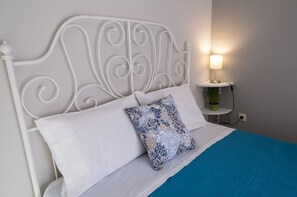 2 habitaciones, tabla de planchar con plancha, wifi y ropa de cama 