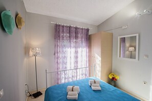 2 bedrooms, iron/ironing board, WiFi, bed sheets