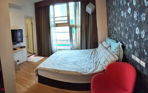 Elite Double Room | Desk, rollaway beds, free WiFi, bed sheets