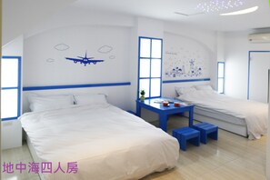 Comfort Quadruple Room | Desk, rollaway beds, free WiFi, bed sheets - Come and Play Guesthouse (Luodong)