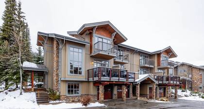 Spacious multi level 3 bedroom + den townhouse, close to Morrisey lift