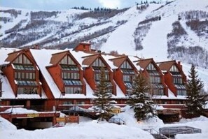 Exterior - Best True Ski in Out Rare slopeside @ 5 lifts Pool/Spa/Gym/WD/Parking Near Main! (Park City)